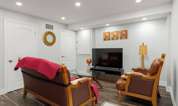 Orangeville Apartment | Newly Reno’d Basement Suite w/Private Access—10 min walk to Headwaters Hospital