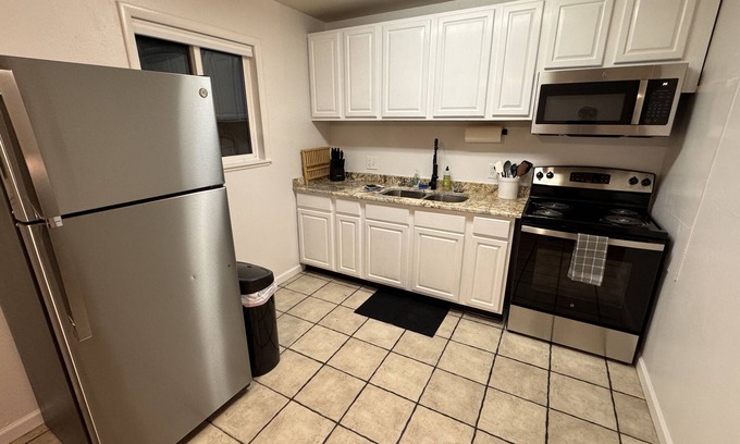 Southeast Colorado Springs Apartment | Newly renovated Eastside Colorado Springas 2 bedroom, 1 bath apartment