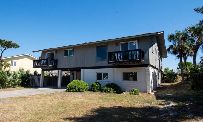Saint Helena Island House | Newly Renovated Oceanfront Home w/ Direct Beach Access & Amazing Views