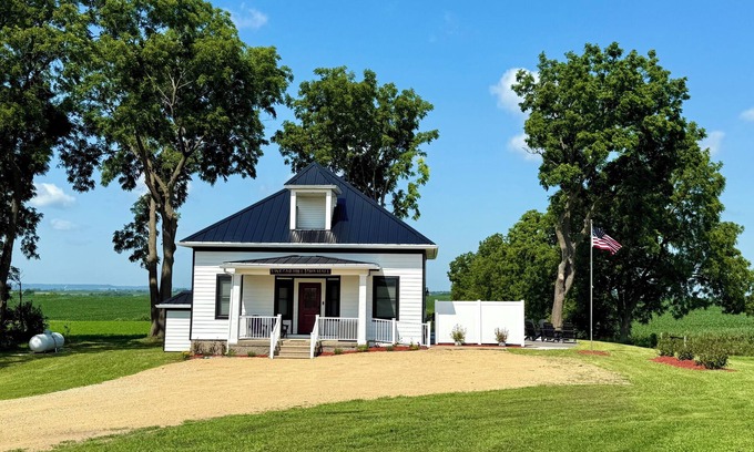 Galena House | Newly renovated 2-bedroom house with Hottub in lovely Galena countryside