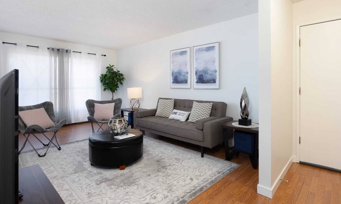 Fort McMurray Apartment | Newly Renovated 2BR | w/Parking & Near NLRHC