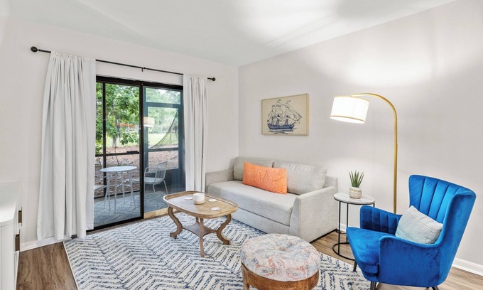 Windsor Forest Condo | Newly Renovated 2bd/2ba Condo * Pool * 30+ day stays * Nautical Nest*