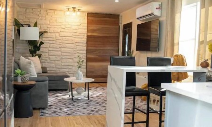 East New York House | *Newly renovated 2BR/5 min train walk, Free WiFi*