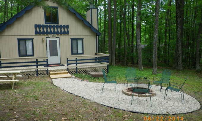 Higgins Lake Cottage | Newly Renovated 3 Br Chalet NOW WITH Cable and WIFI