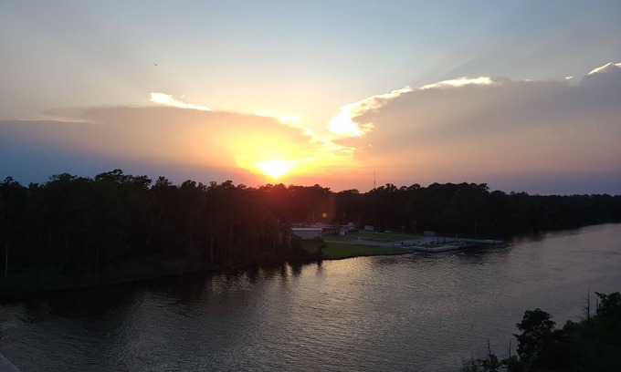 Hobucken House | Newly Renovated 3bed/2bath Pet Friendly Home on Goose Creek Island