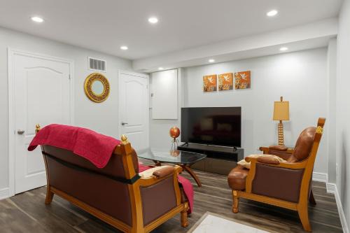 Orangeville Apartment | Newly Renovated 3BR Orangeville Basement Suite with Private Access, 10 Min Walk to Headwaters Hospital, 5 Min Drive to Mount Alverno Luxury Resorts, Ideal for Medical, Vacation or Work Stays!