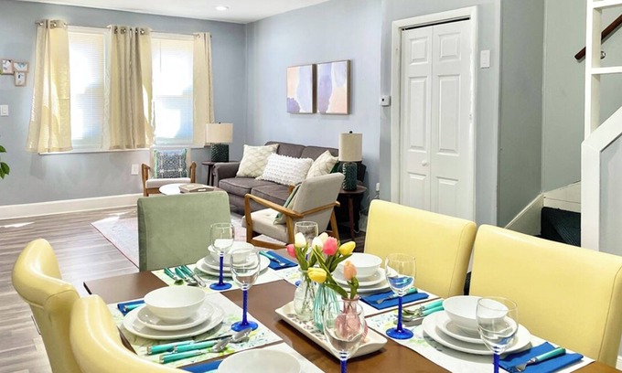 Burlington House | Newly Renovated 3BR Townhouse near Sesame Place
