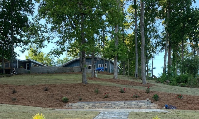 Deatsville House | Newly Renovated 4 BD/2.5 BA Lakehouse w/ dock, kayak, paddle boat & lily pad.