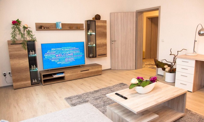 Duisburg Sud Apartment | Newly renovated apartment with balcony in Duisburg Süd near the airport and Düsseldorf fair