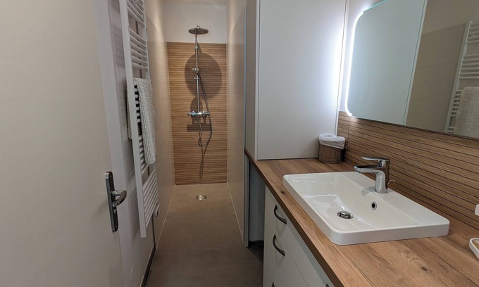 Bouillargues Apartment | Newly renovated apartment for 8 to 12 people, 5 minutes from the center of Nîmes.