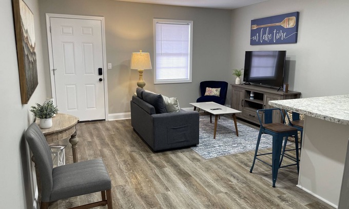 Counce Apartment | Newly Renovated Apartments near Pickwick Lake! Less than 10 min to boat ramp!