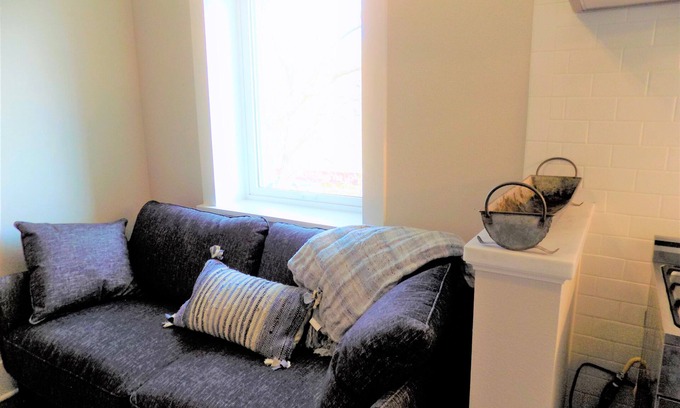 Florence Apartment | Newly Renovated "Arctic Rose" Loft in Historic Florence