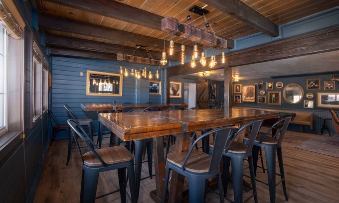 Big Bear Lake Hotel | Newly renovated boutique property in the heart of Big Bear Lake!