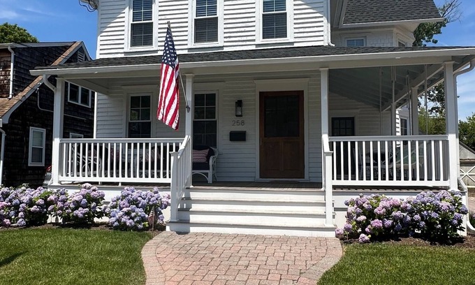 Point Pleasant Beach House | Newly Renovated Bay Head Beach House With Guest Cottage