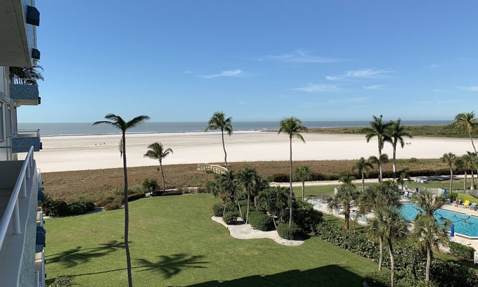 Marco Island Condo | Newly Renovated Beachfront Condo w/Gorgeous 365 Sunsets