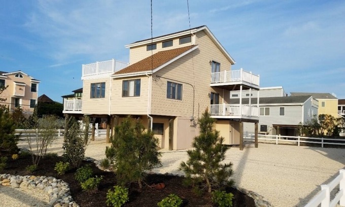 North Beach Haven House | Newly Renovated Beach Home with Bay View