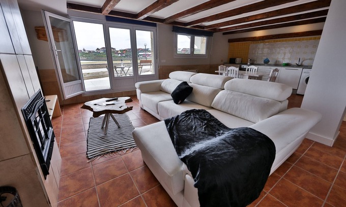 Camarinas Apartment | Newly renovated beach apartment