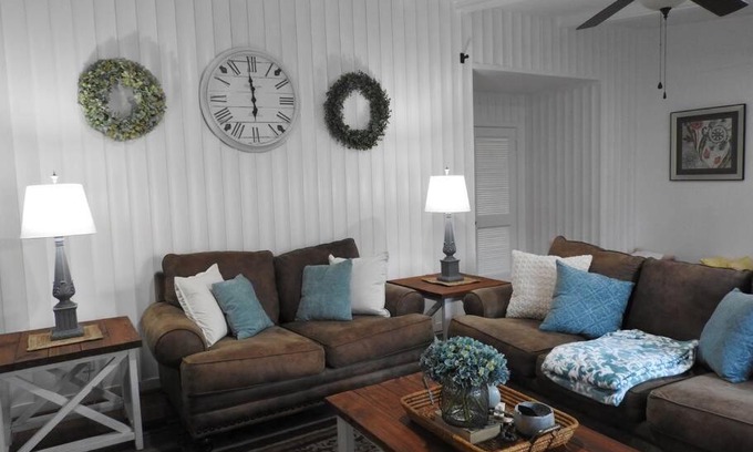Braeswood Place House | Newly Renovated Braeswood Gem -Near Medical Center