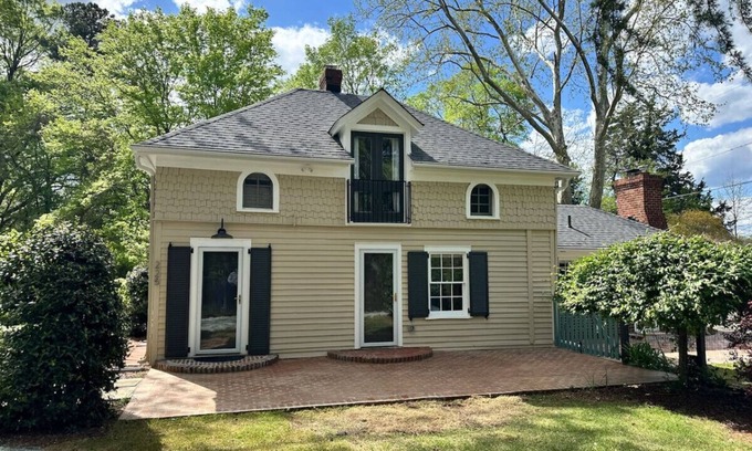 Hillsborough House | Newly Renovated Carriage House