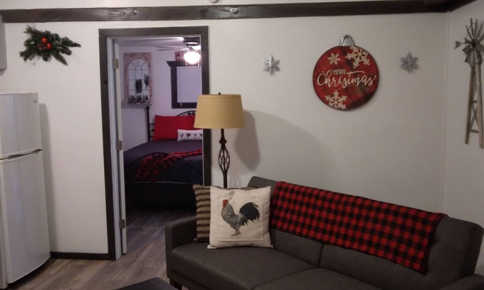 Palestine Cabin | Newly Renovated Cabin at The Ranch at Walston Springs