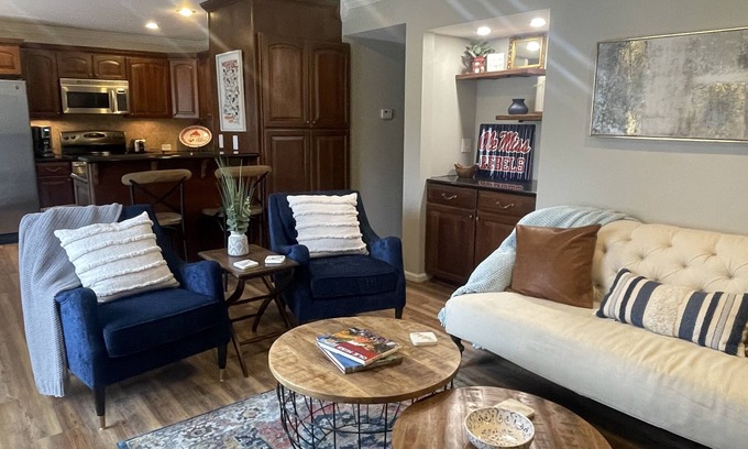 Oxford Condo | Newly Renovated Charming Oxford Condo Located Steps to the Square!