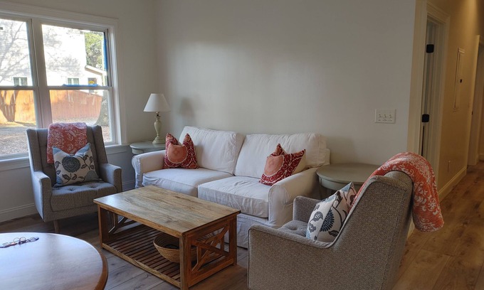 Charleston Cottage | Newly Renovated close to Downtown & Folly Beach