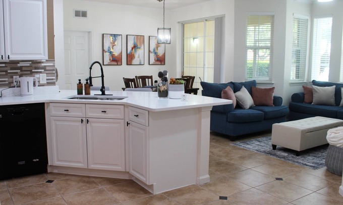 Loughman Condo | Newly Renovated Condo! 1st Floor - Near Disney, LEGO land, Universal, SeaWorld