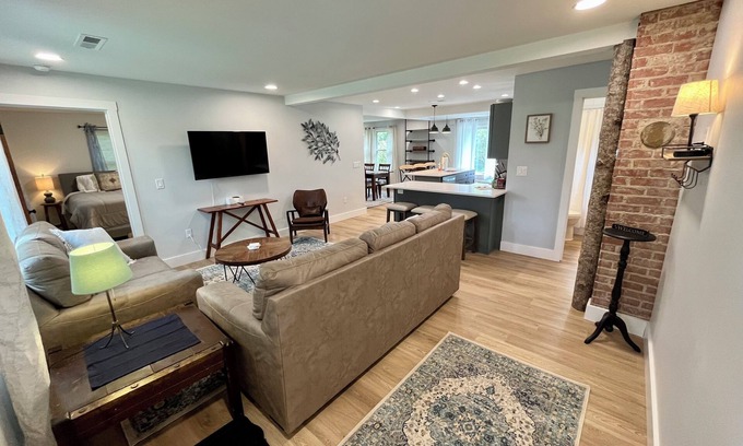 Blacksburg House | Newly Renovated, Conveniently Located Blacksburg Home