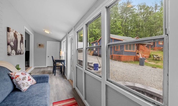 Alton Cottage | Newly Renovated Cottage 3 on Main Street Alton Bay!