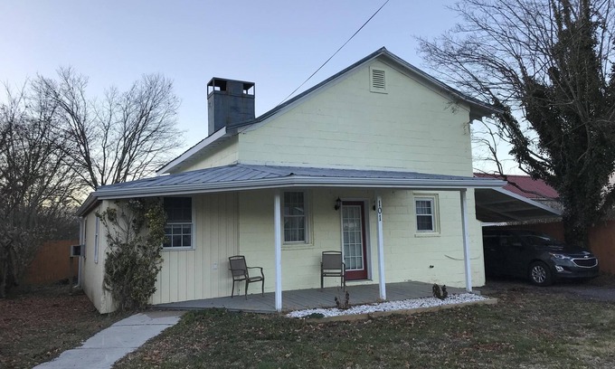 Alderson House | Newly Renovated Country Home Located near Greenbrier River