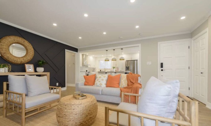 Owen Sound House | Newly Renovated Cozy Vacation Home in Owen Sound