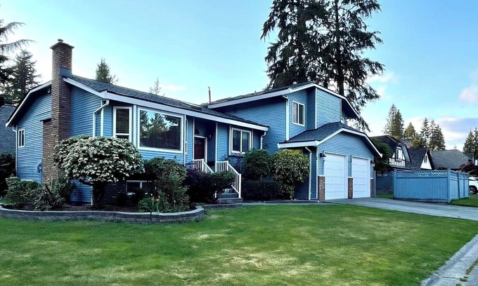 Delta House | Newly renovated cozy house in Delta’s desirable Sunshine Hills!