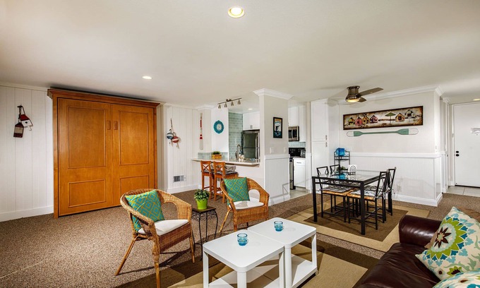 Townsite Cottage | Newly renovated - Direct Ocean View - steps to Ocean