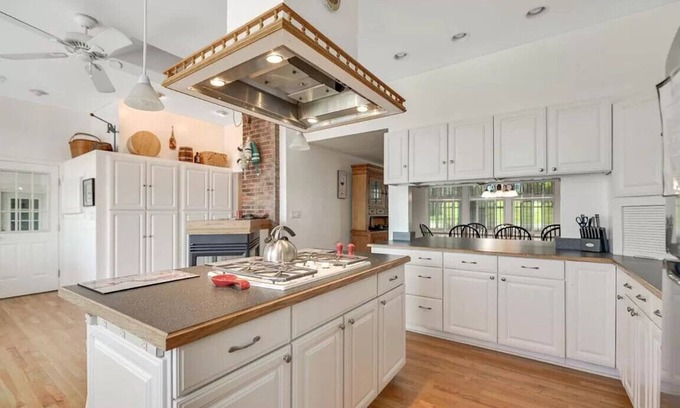 Romulus House | Newly Renovated East Shore Lakeside Ranch, Private Beach, Hot Tub, Boat Launch