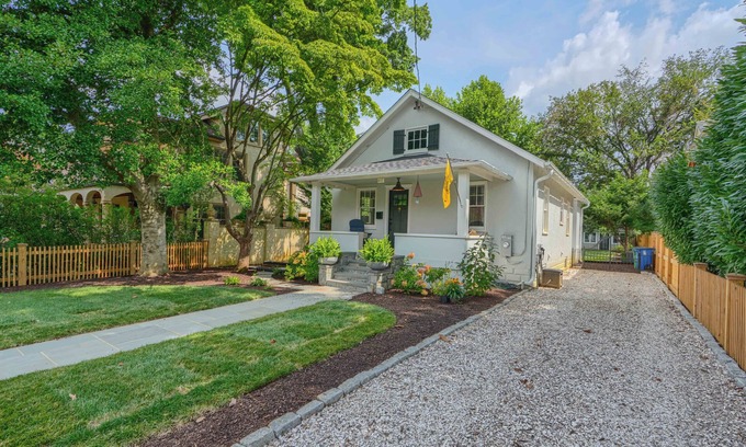 Eastport House | Newly Renovated Eastport Cottage