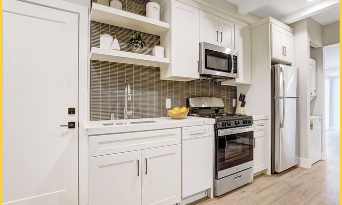 Fullerton House | Newly Renovated & Elegant 2BR only 4mi to Disney