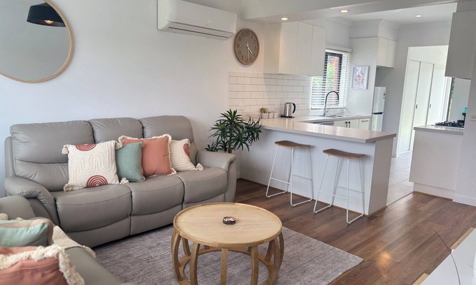North Geelong House | Newly renovated, family & pet friendly two bedroom property in Geelong.