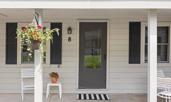 Traverse City Condo | Newly Renovated for Summer 2025-Beachside Cabin 8!