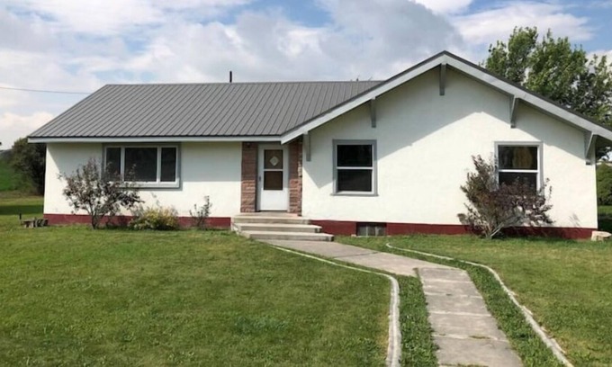 Lewisville House | Newly Renovated Farmhouse, Sleeps12+