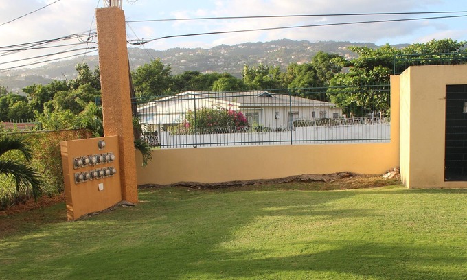 Molynes Gardens Apartment | Newly Renovated! Furnished 1 Bdrm Apt, Gated Community Red Hills Area