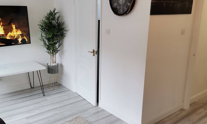 Wellingborough Apartment | Newly Renovated Cosy 1bedroom flat in Wellingborough, free parking,