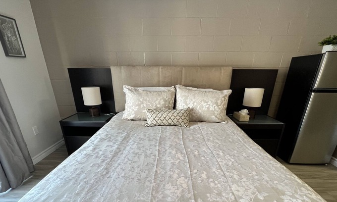 Orillia Apartment | Newly Renovated Ground Floor Apartment