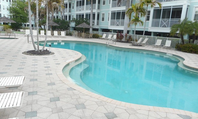 Charlotte Harbor Condo | Newly Renovated HUGH 1750 S/F 3 Bdedroom 2 1/2 Bath Condo W/Elevator