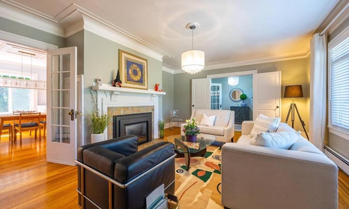 Burnaby House | Newly renovated Heritage House