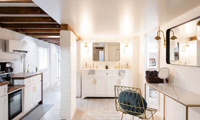East Riverside House | Newly renovated historic garden level apartment