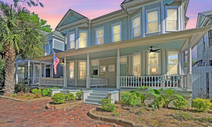 Eastside House | Newly renovated, Historic Savannah Townhome, Walk to Forsyth Park