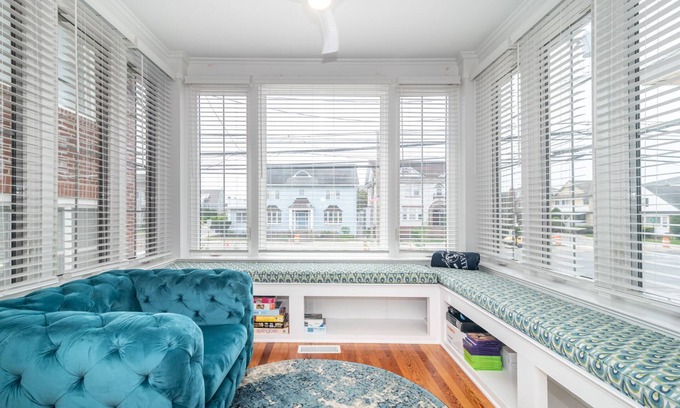 Margate City House | Newly renovated house across from the beach, center of town