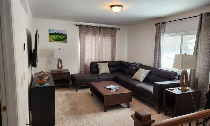 Ypsilanti House | Newly renovated house in a quiet neighborhood