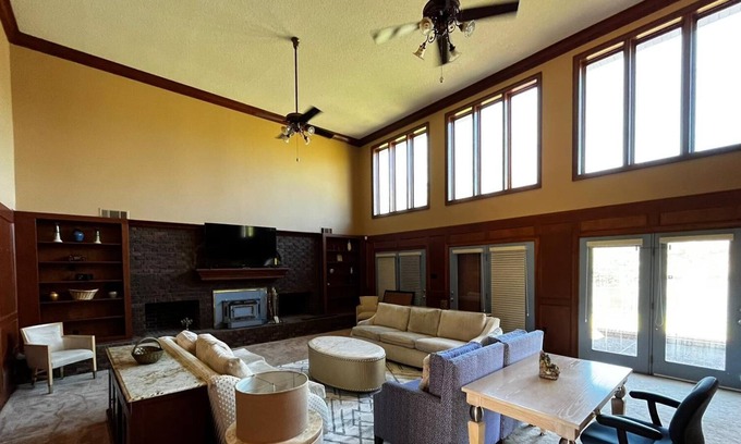 Olive Branch House | Newly Renovated in 1.6 acres overlooking the Lake