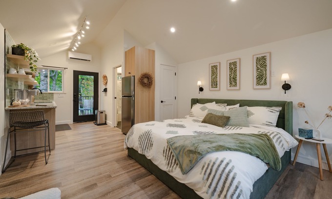 Issaquah House | Newly Renovated + King Suite + Steps 2 Town, The Gateway Barn- Newly Renovated!